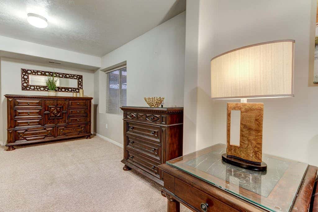 Spacious and sophisticated home w/ private hot tub - close to skiing