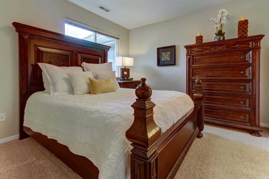 Spacious and sophisticated home w/ private hot tub - close to skiing
