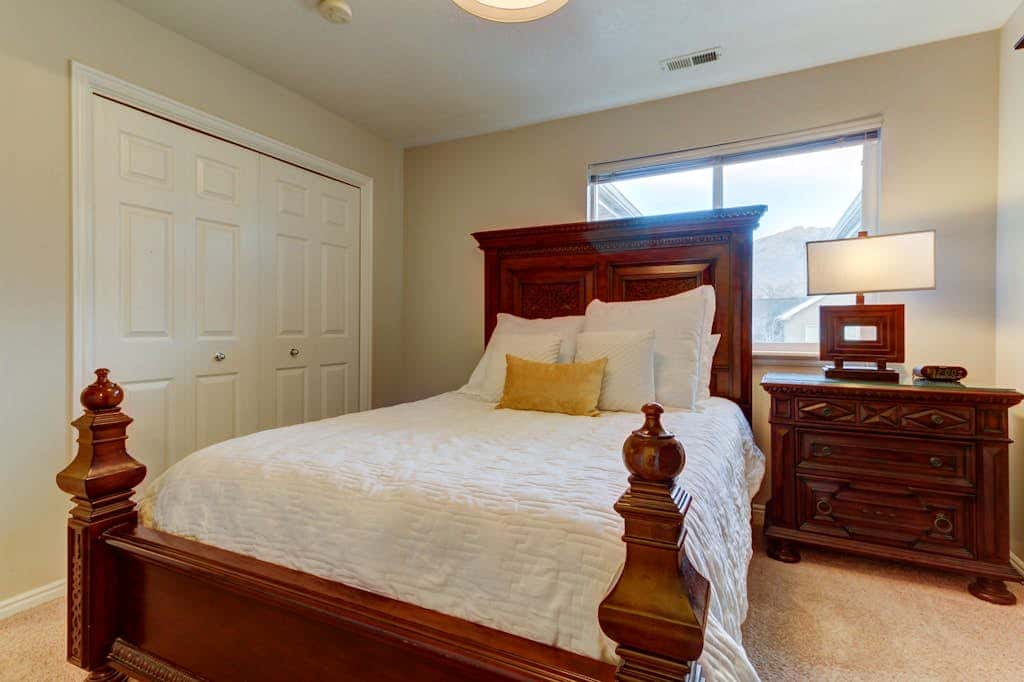 Spacious and sophisticated home w/ private hot tub - close to skiing