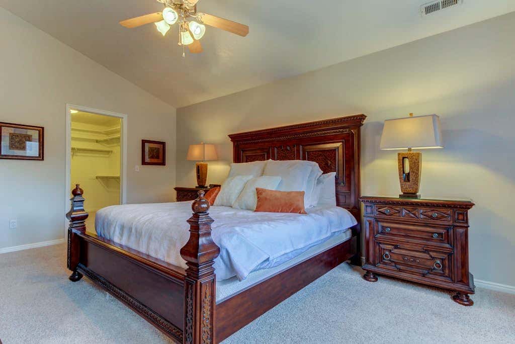 Spacious and sophisticated home w/ private hot tub - close to skiing