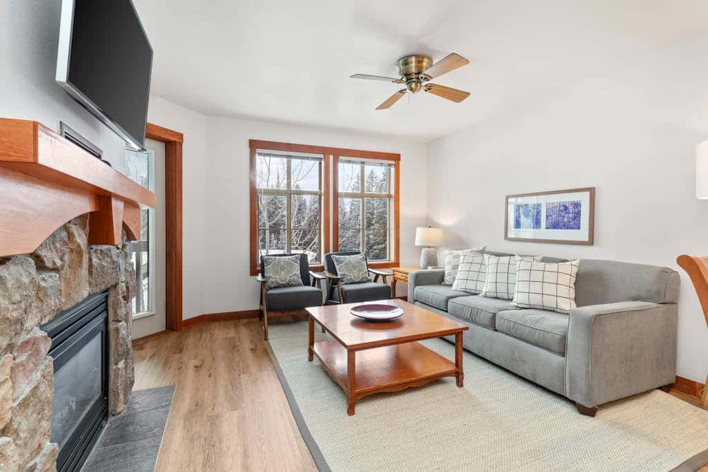 Ski-In/Out Condo with Ski Views with Shared Pool, Hot Tub & Sauna