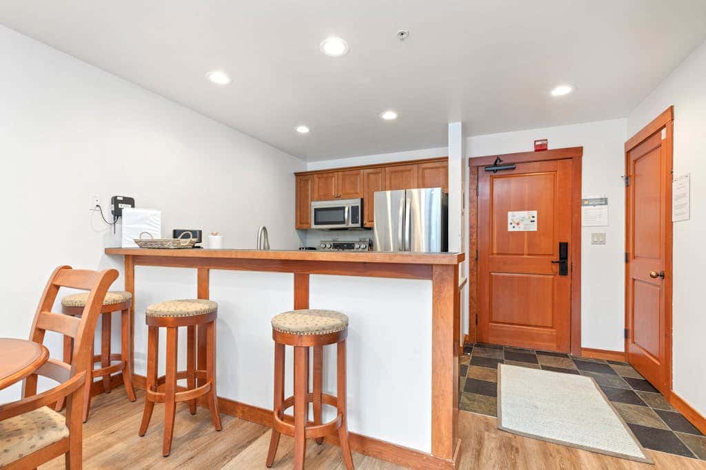 Ski-In/Out Condo with Ski Views with Shared Pool, Hot Tub & Sauna