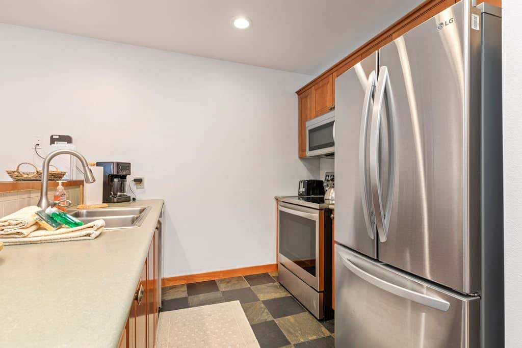 Ski-In/Out Condo with Ski Views with Shared Pool, Hot Tub & Sauna