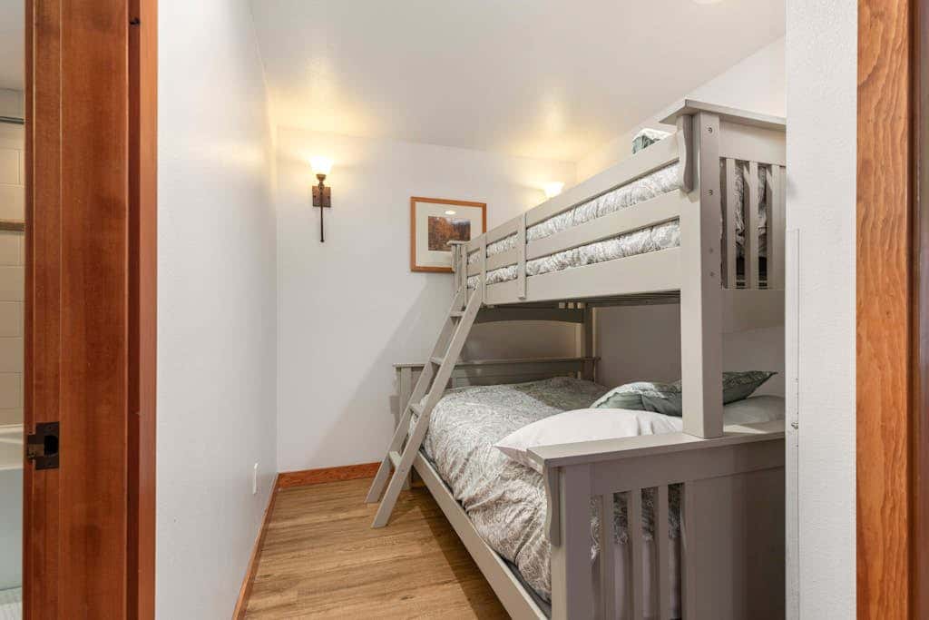 Ski-In/Out Condo with Ski Views with Shared Pool, Hot Tub & Sauna