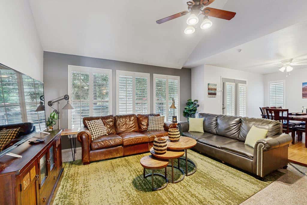 Quiet & spacious townhome with  a private hot tub & great views - close to skiing