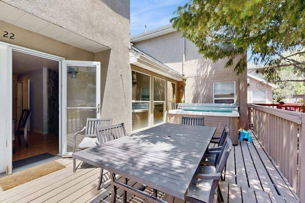 Quiet & spacious townhome with  a private hot tub & great views - close to skiing