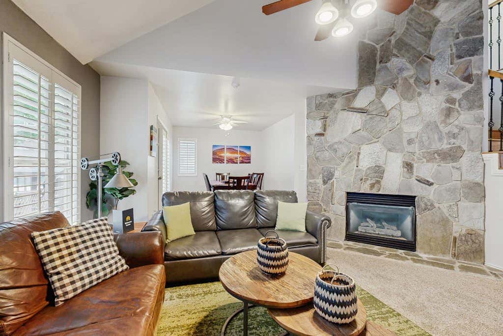 Quiet & spacious townhome with  a private hot tub & great views - close to skiing