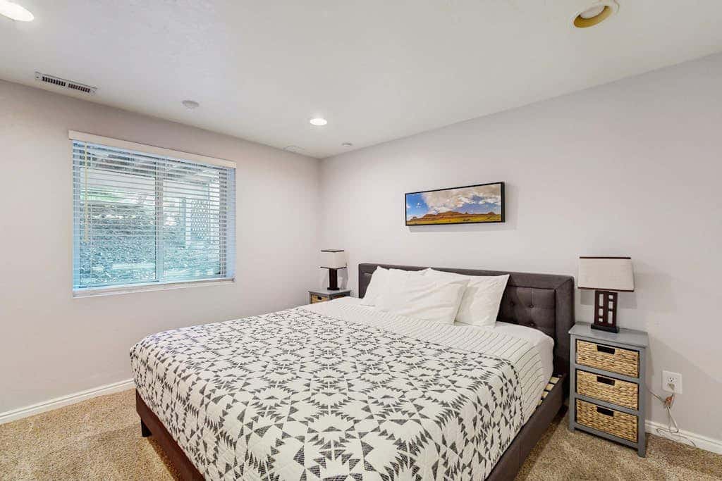 Quiet & spacious townhome with  a private hot tub & great views - close to skiing