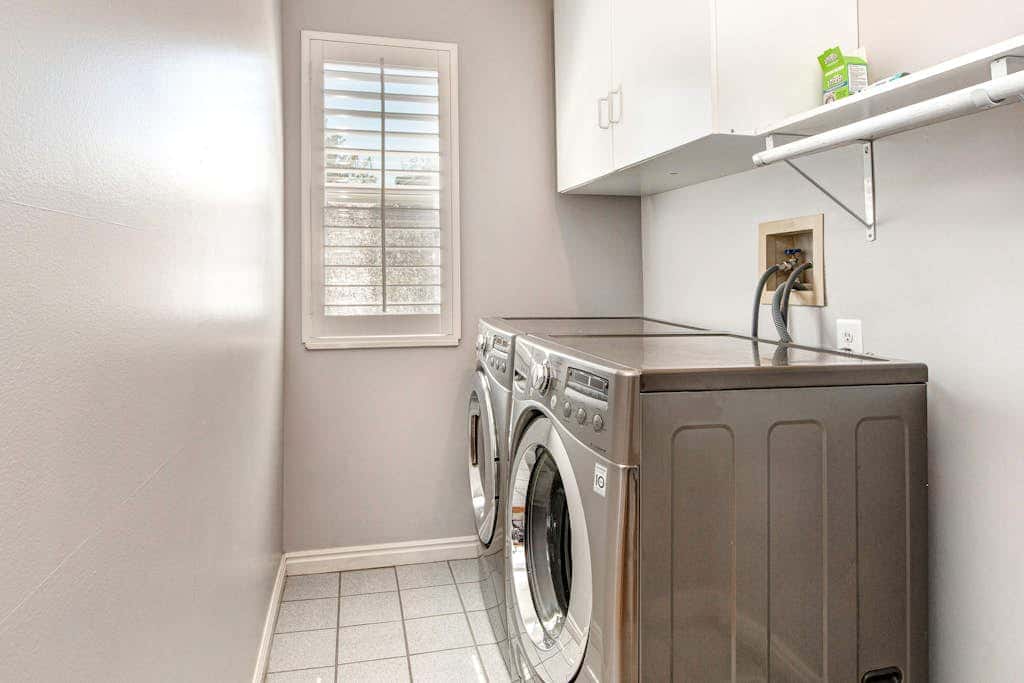 Quiet & spacious townhome with  a private hot tub & great views - close to skiing