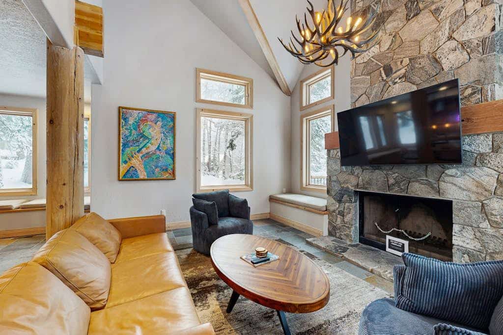 Alpine Glow Chalet in Brighton