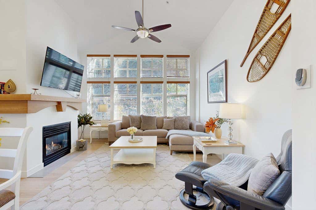 Relaxing mountain-view condo with shared hot tub, pool & more-walk to ski lifts