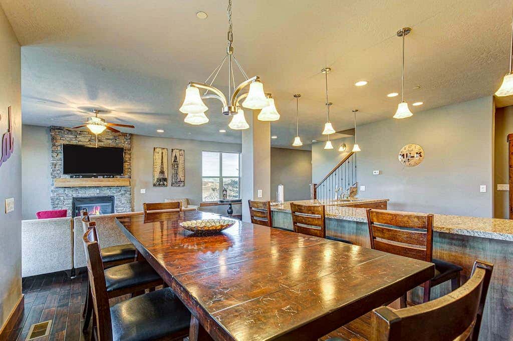 Home with  fireplace, private hot tub, shared pool, game and fitness facilities