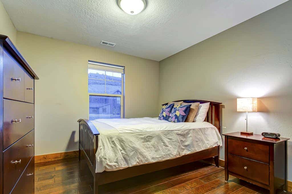 Home with  fireplace, private hot tub, shared pool, game and fitness facilities