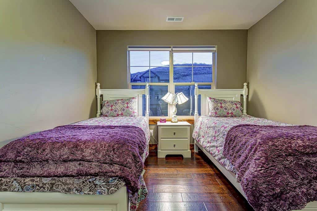 Home with  fireplace, private hot tub, shared pool, game and fitness facilities