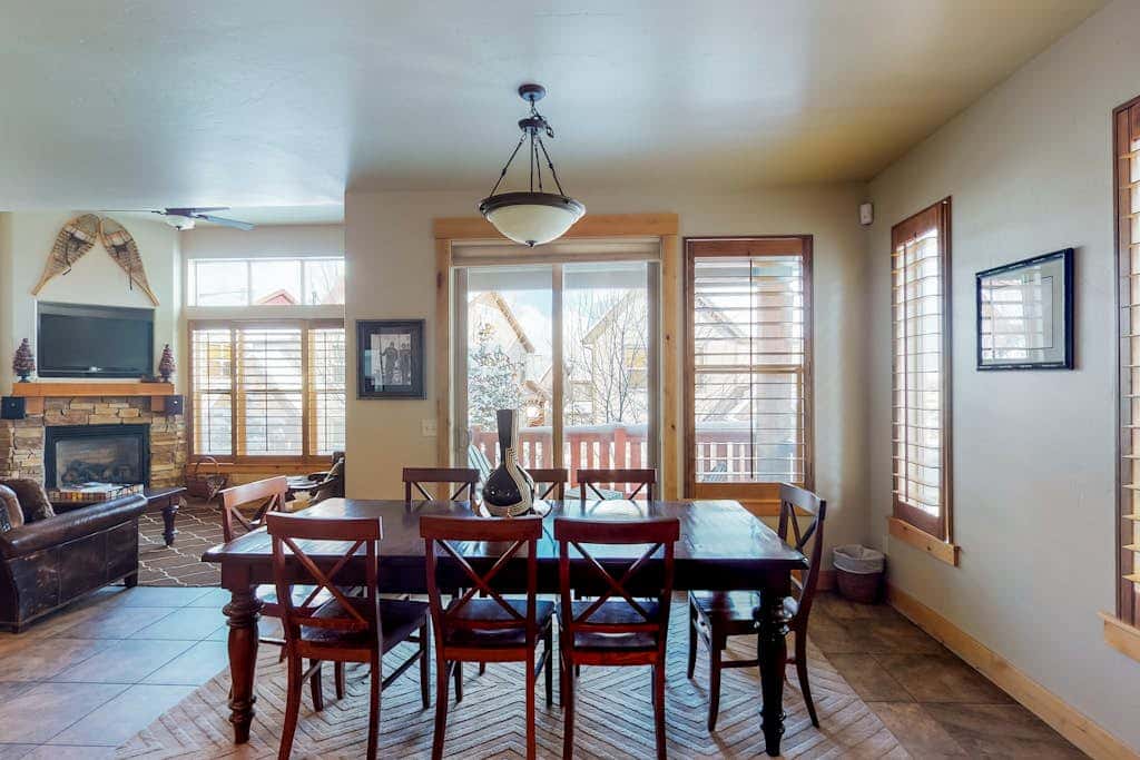 Fantastic home with fireplace, private hot tub, central AC, and pool access