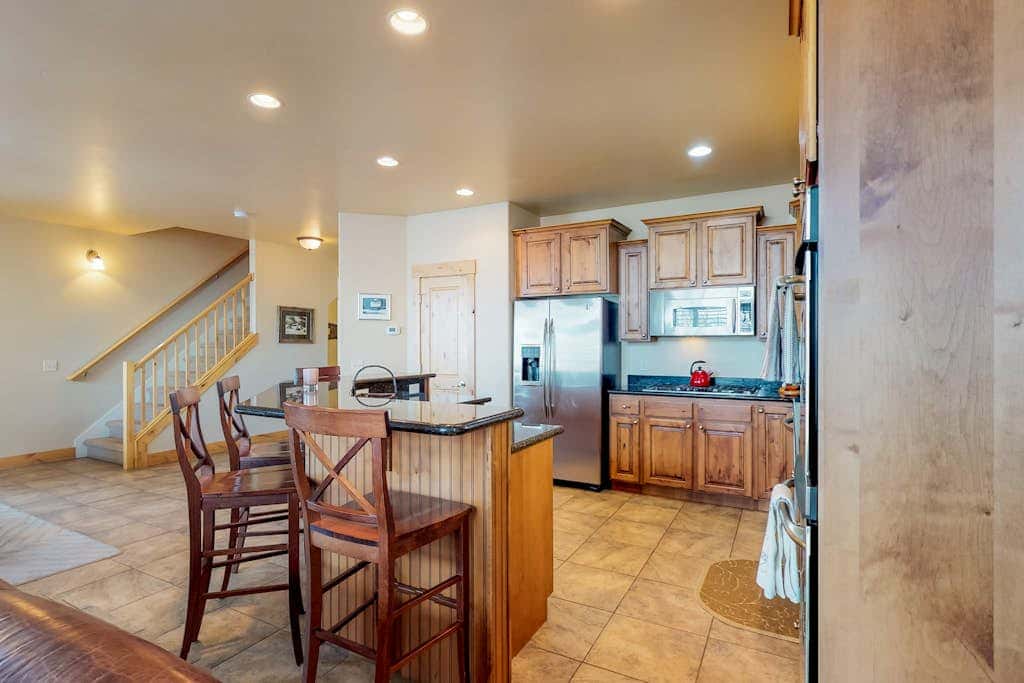 Fantastic home with fireplace, private hot tub, central AC, and pool access