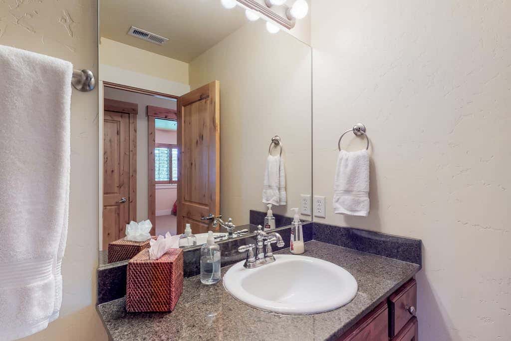Fantastic home with fireplace, private hot tub, central AC, and pool access