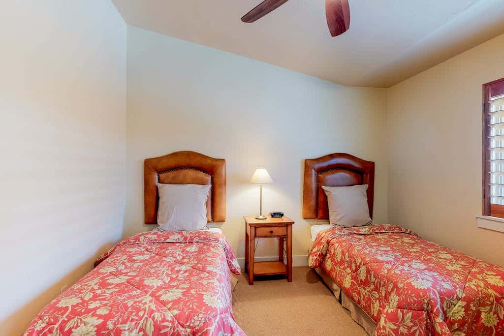 Fantastic home with fireplace, private hot tub, central AC, and pool access