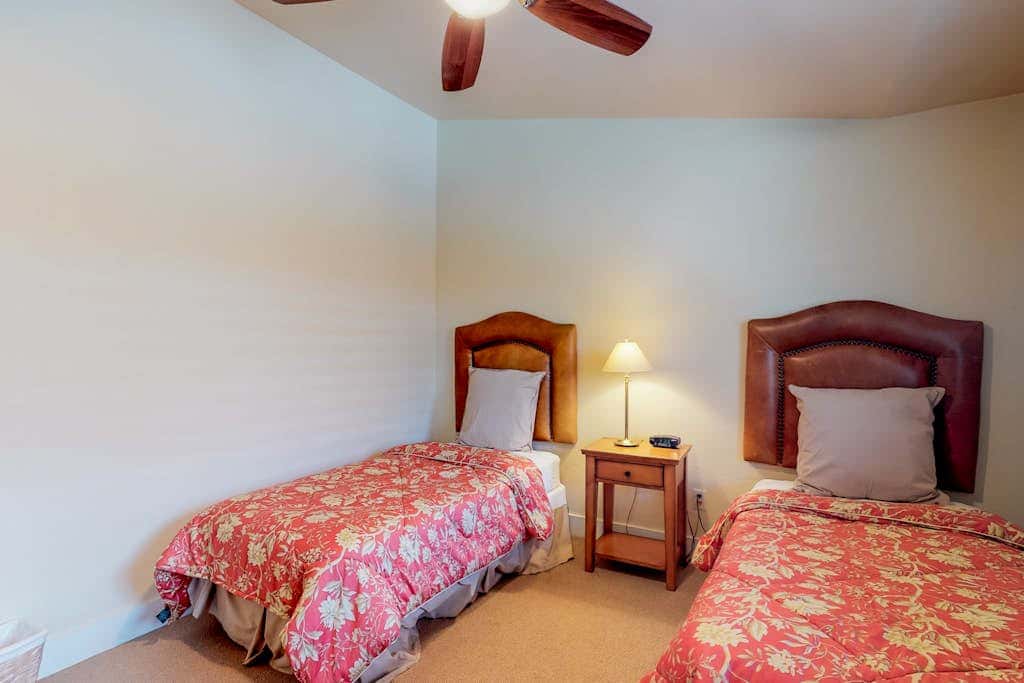 Fantastic home with fireplace, private hot tub, central AC, and pool access