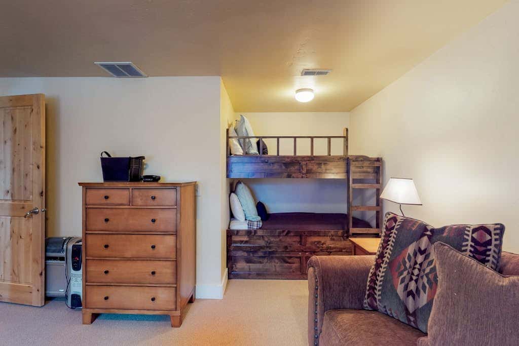 Fantastic home with fireplace, private hot tub, central AC, and pool access