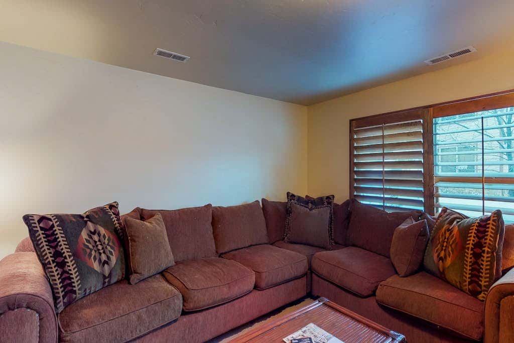 Fantastic home with fireplace, private hot tub, central AC, and pool access