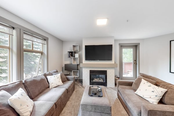 Eagle Springs East 206 - White Fir Suite
