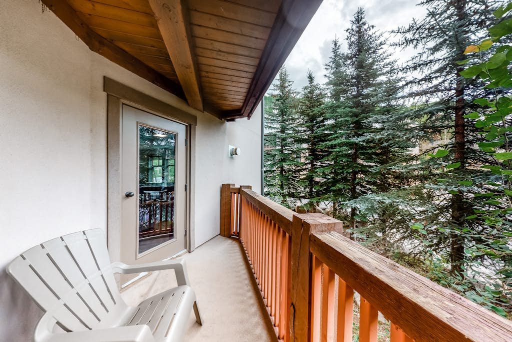 Warm & Welcoming Condo with Free WiFi, Access to Pools, Hot Tubs
