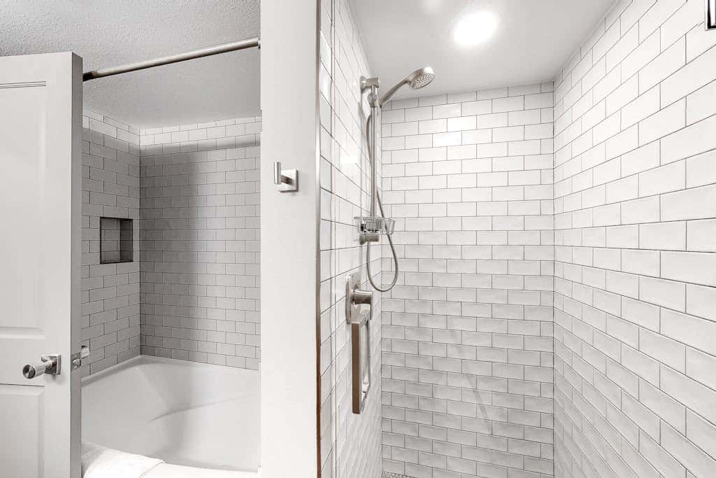 Warm & Welcoming Condo with Free WiFi, Access to Pools, Hot Tubs