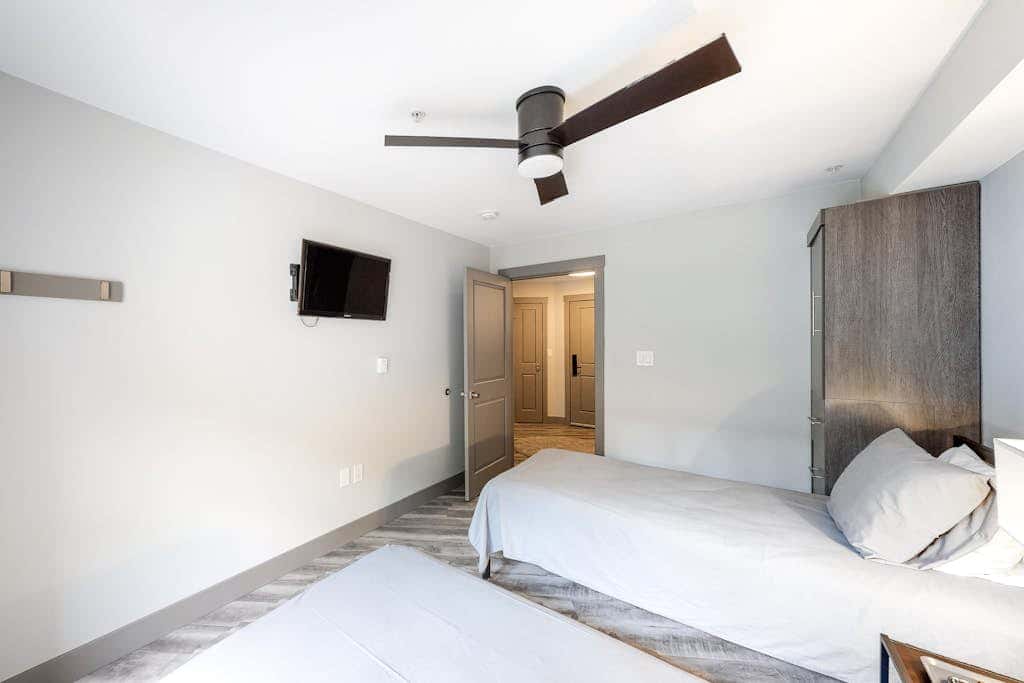 Warm & Welcoming Condo with Free WiFi, Access to Pools, Hot Tubs