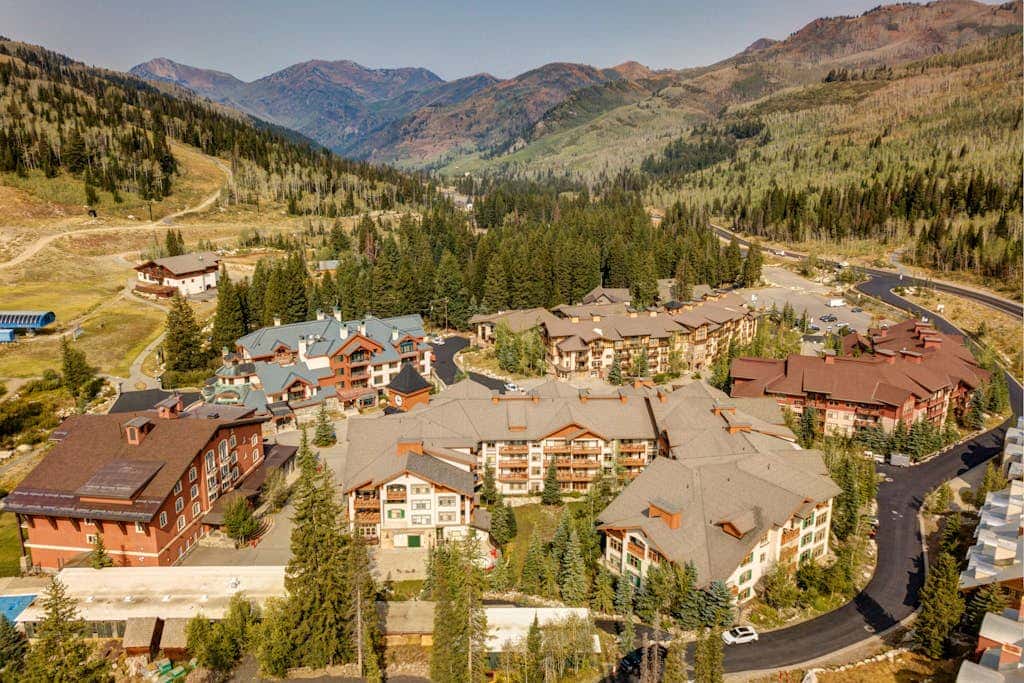 Warm & Welcoming Condo with Free WiFi, Access to Pools, Hot Tubs