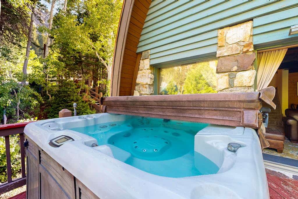Creekside Chalet
