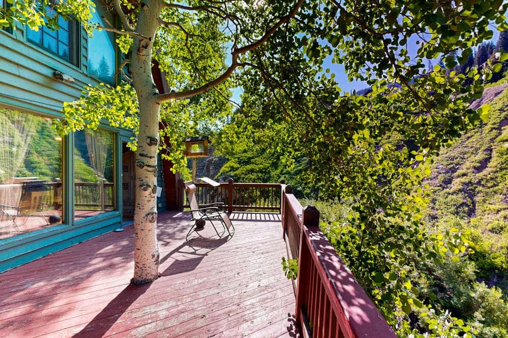 Creekside Chalet