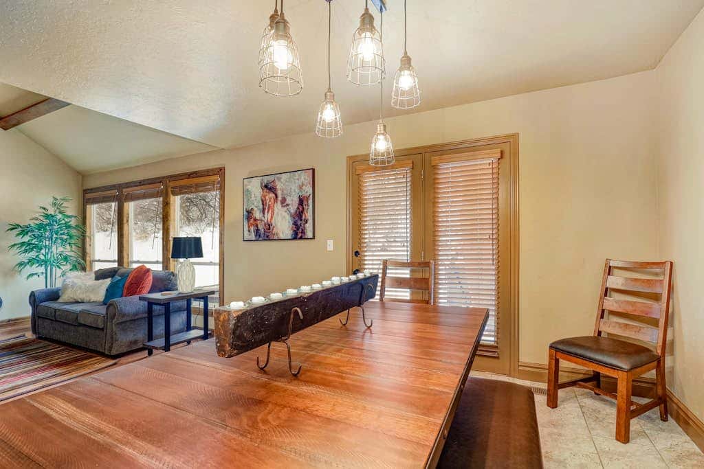 Recently updated townhome with  a private hot tub, deck, & wet bar - bus to slopes