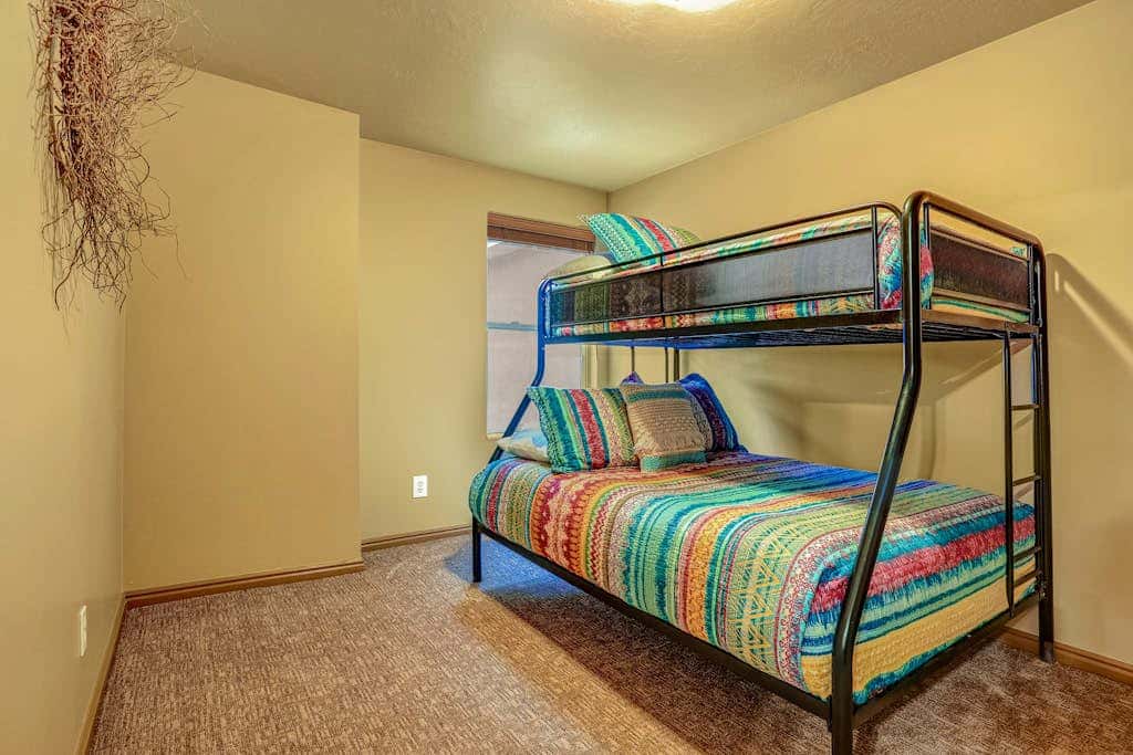 Recently updated townhome with  a private hot tub, deck, & wet bar - bus to slopes
