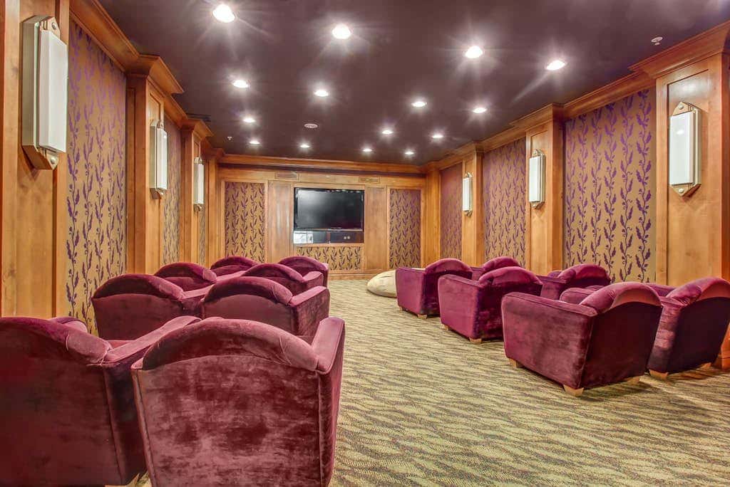 Ski-in - ski-out condo with mountain views, shared hot tub & pool & Club Solitude access