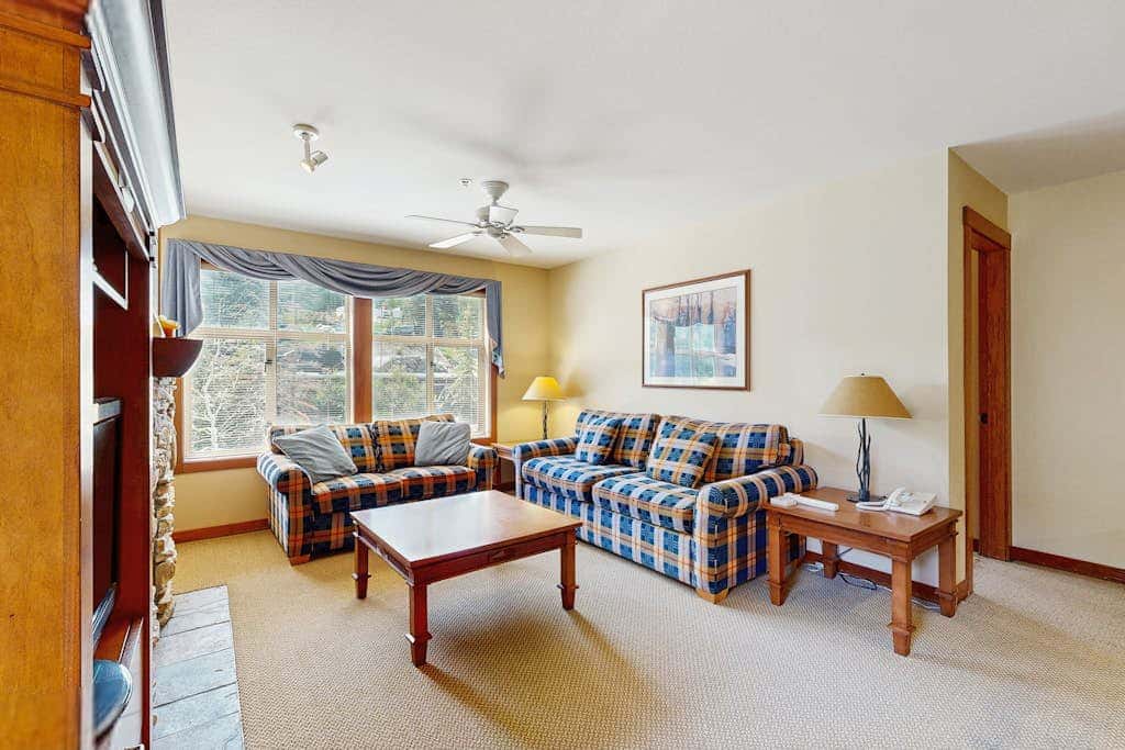 Ski-In/Out Condo with Mountain Views & Resort Amenities