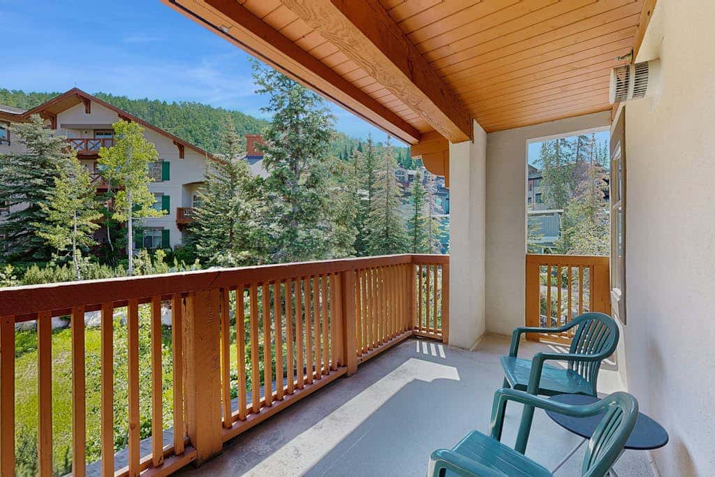Ski-In/Out Condo with Mountain Views & Resort Amenities