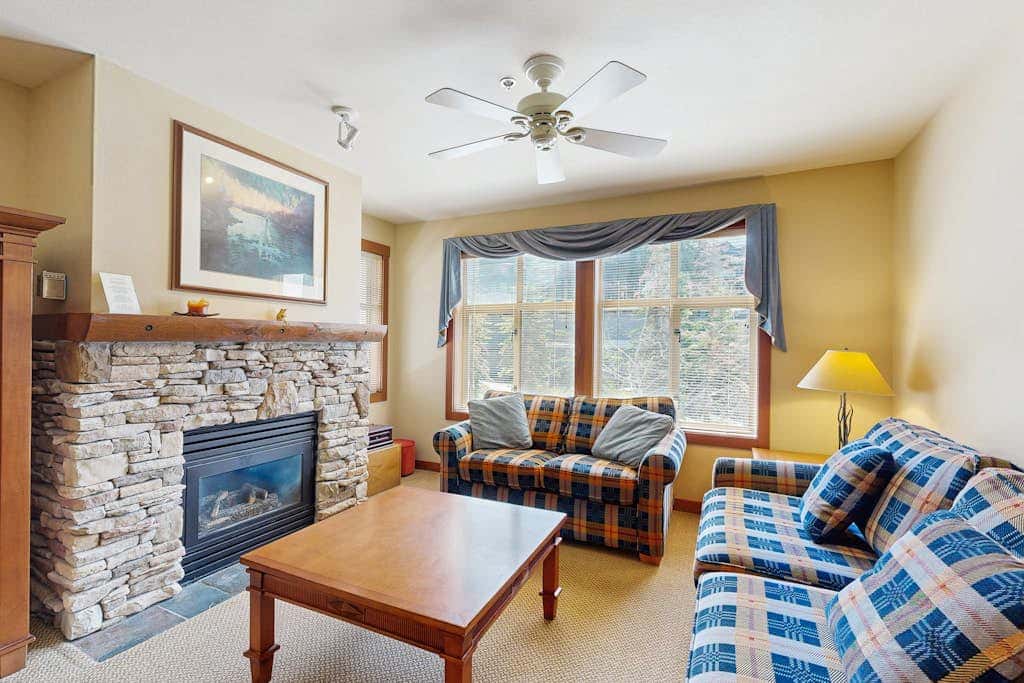 Ski-In/Out Condo with Mountain Views & Resort Amenities
