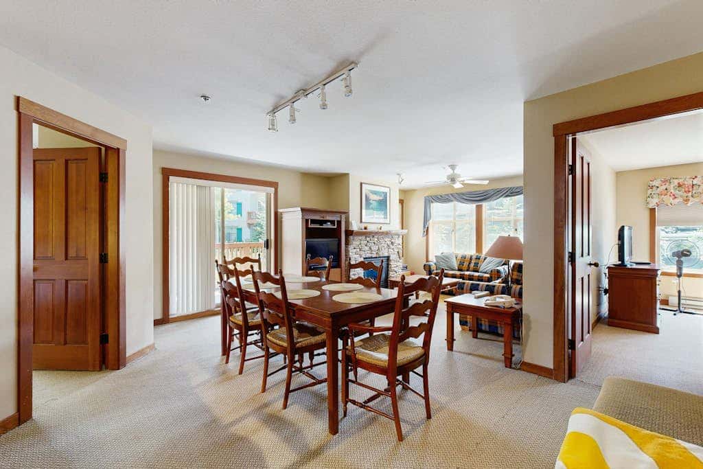 Ski-In/Out Condo with Mountain Views & Resort Amenities