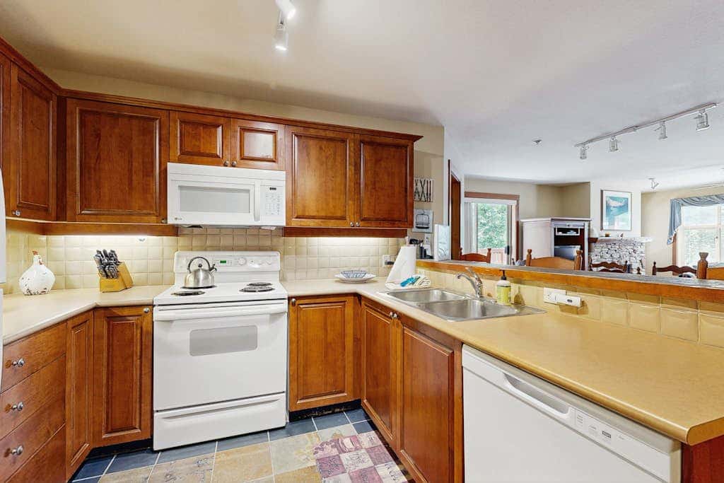 Ski-In/Out Condo with Mountain Views & Resort Amenities