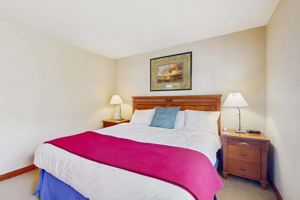 Ski-In/Out Condo with Mountain Views & Resort Amenities