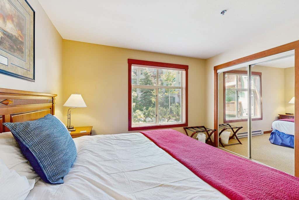 Ski-In/Out Condo with Mountain Views & Resort Amenities