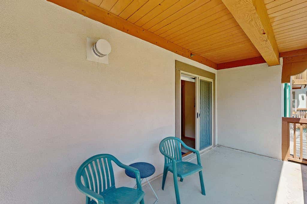 Ski-In/Out Condo with Mountain Views & Resort Amenities