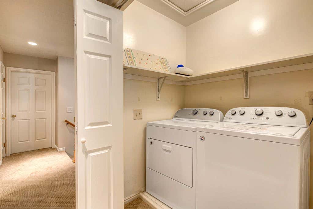 Terrific, central location for ski resort access with  private hot tub & fireplace