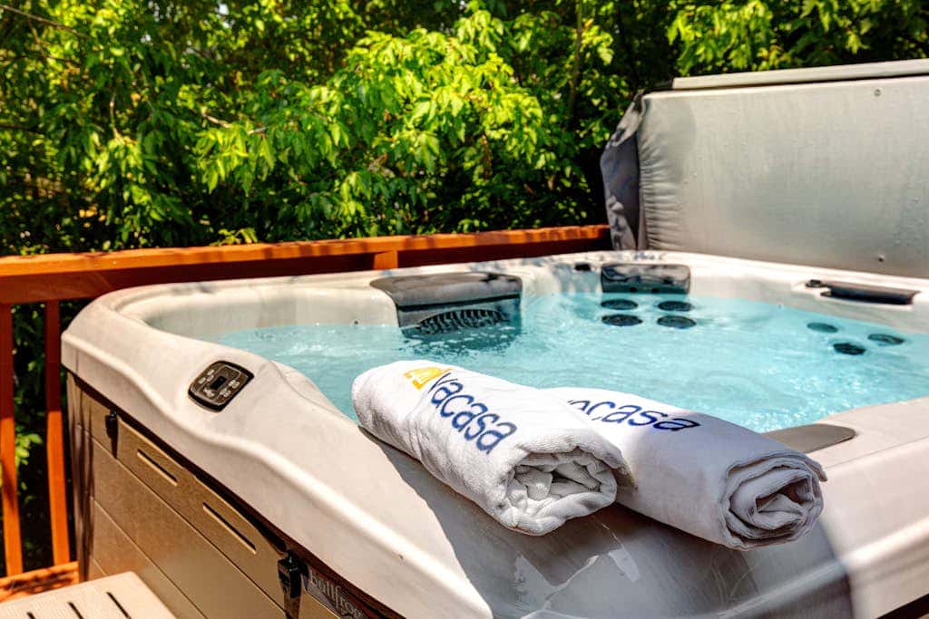 Terrific, central location for ski resort access with  private hot tub & fireplace