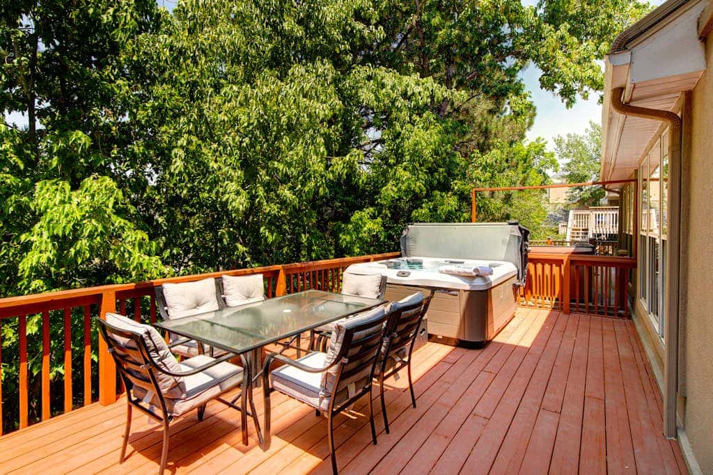 Terrific, central location for ski resort access with  private hot tub & fireplace