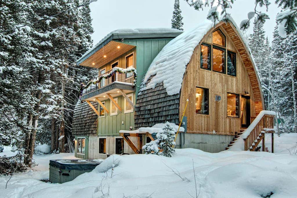 The Silverstrike mountain cabin with hot tub, in Brighton
