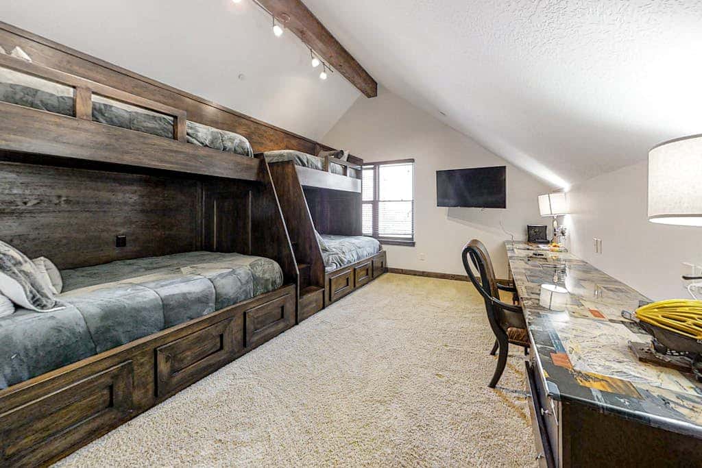ski-in - ski-out Deer Valley - Jordanelle family lodge with private hot tub