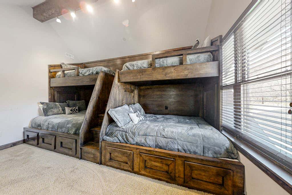 ski-in - ski-out Deer Valley - Jordanelle family lodge with private hot tub