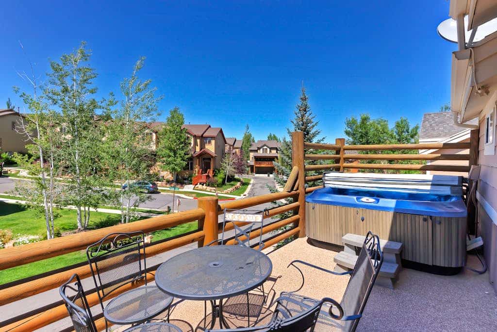 Mountain home with pool, private hot tub, fireplace & fitness center